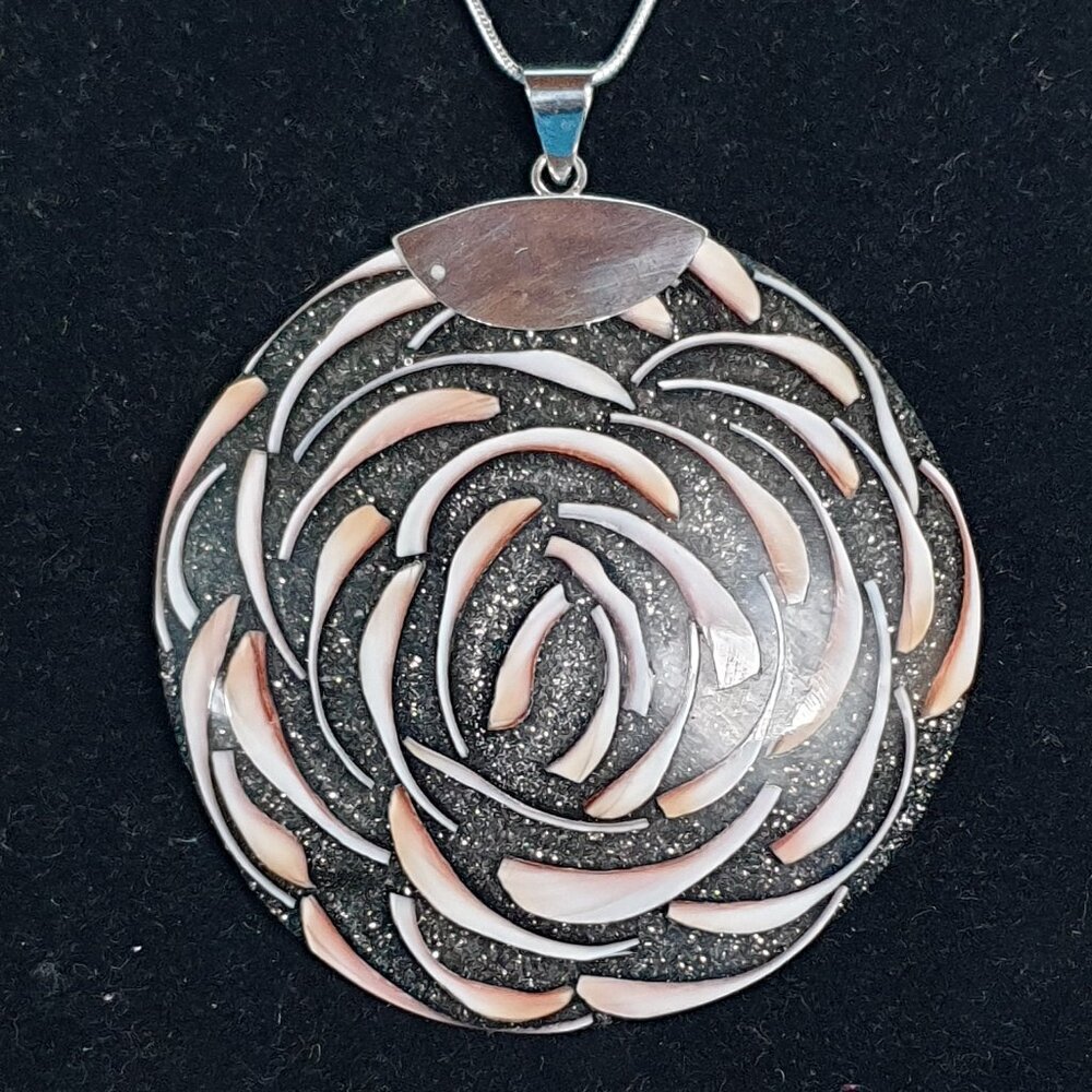 3’’ Bold Unique Vintage 925 Sterling Silver Seashell Inlay Rose Pendant – 26.36g